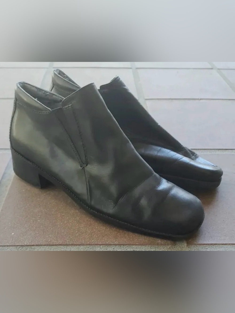 Women's Covington Low Cut Leather Pull On Boots Size 7M Black